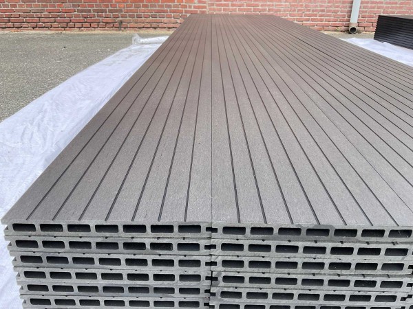 126-m²-composiet-vlonderplank-antraciet-420x25x23-cm