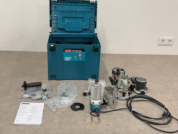 Makita boven- en kantenfrees RT0702CX3J