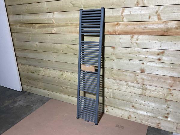 Royal Plaza handdoekradiator 400x30x1800mm 696W