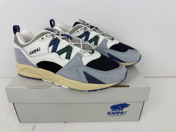 Verzendveiling | Sneakers van o.a. Karhu, Veja, en Puma!