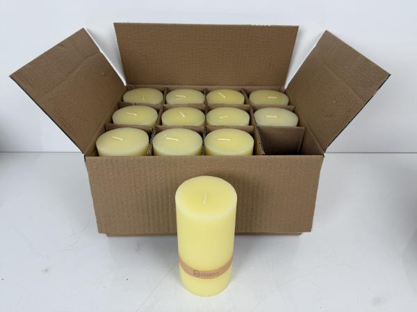 12x Essentials Kaars | Geel 7x14 cm