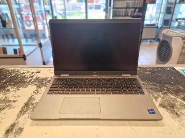Dell Latitude 5520 8GB 256GB SSD - In Nette Staat