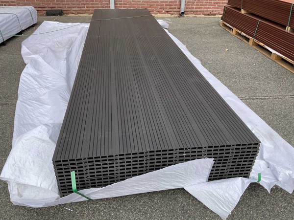 121-m²-composiet-vlonderplank-antraciet-420x145x23-cm