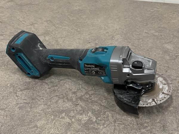 Makita haakse slijper ø125mm body GA005GZ