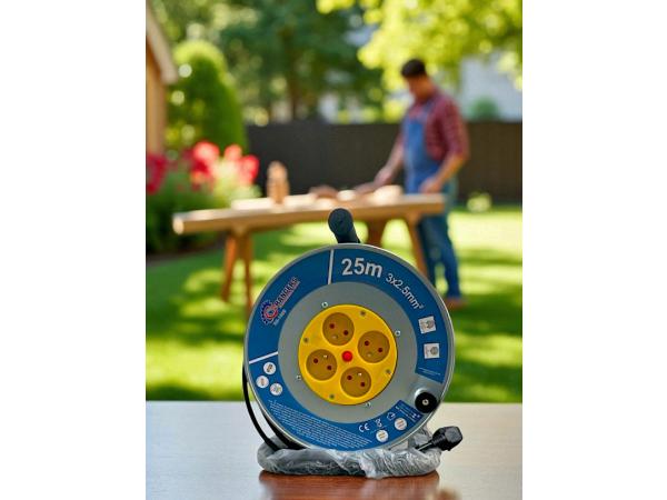 Rangers Professional Cable Reel, 25 Meters, 4 Sockets, 3x2.5mm², 2950W Rangers Professional Cable Reel, 25 Meters, 4 Sockets, 3x2.5mm², 2950W