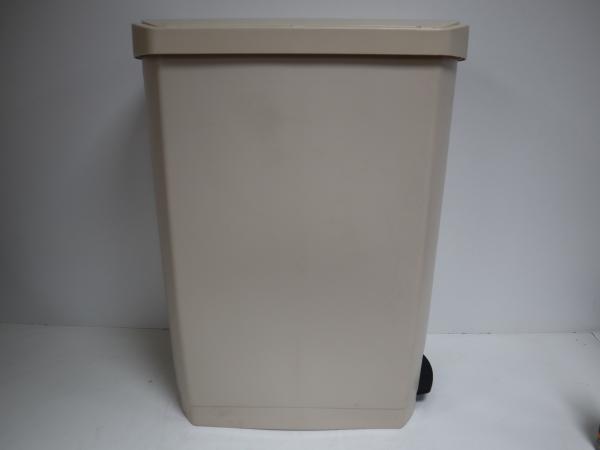 Rubbermaid Kunststof Pedaalemmer End Step Beige 90 L