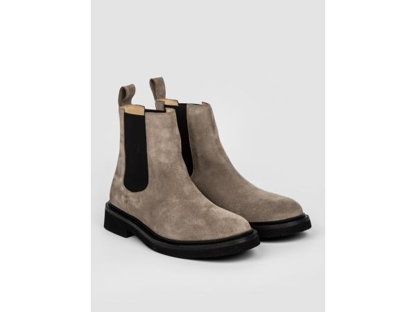 Sneaker & Slipper Veiling – Merkschoenen van o.a. Copenhagen en Philippe Model