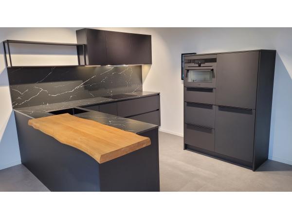 Exclusieve Showroomkeuken inclusief AEG Apparaten