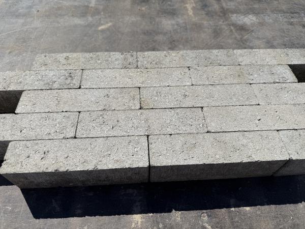 18,24 M2 Waalformaat Beton Grijs Ongetrommeld 20x5x6 Cm