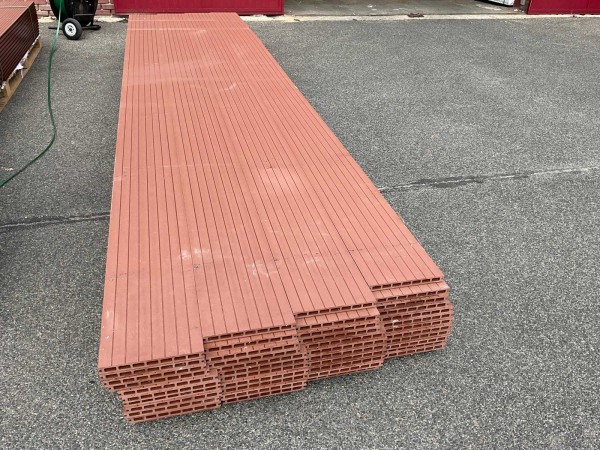 252-m²-composiet-vlonderplank-bruin-420x25x23-cm