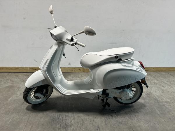 Vespa Sprint S X Justin Bieber LIMITED EDITION