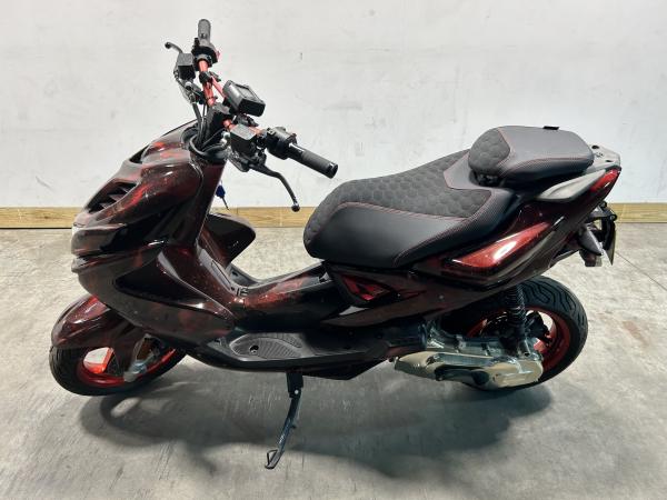 Yamaha Aerox "One of a Kind" Special Edition (Enzo Knol)