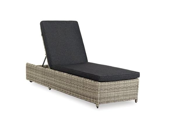 Ligbed 'Levisa' met wiel Verstelbaar (Inclusief dik kussen)