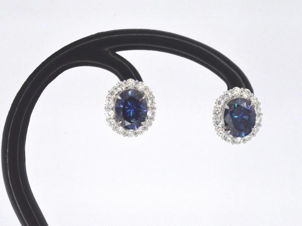 Oorbellen met briljanten en grote saffier blauwe ovalen