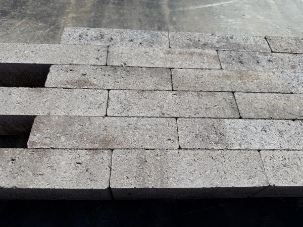 16,3 M2 Waalformaat Beton Mangaan Ongetrommeld 20x5x6 Cm