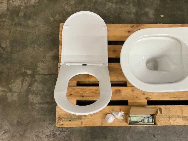 qeramiq-dely-hangtoilet-rimless-slimzitting-diepspoel