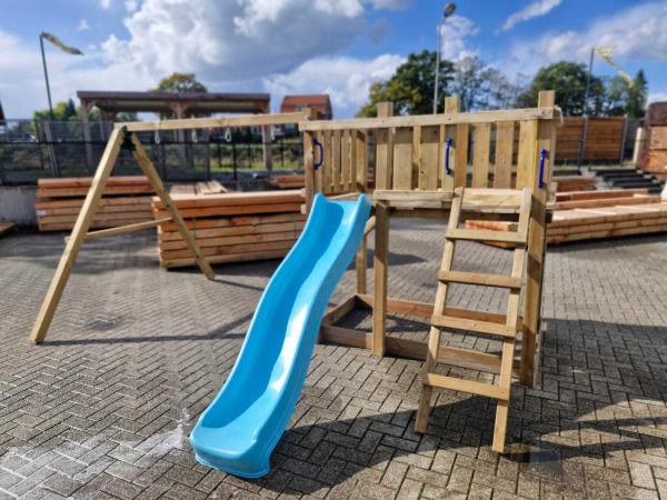 Vrijstaande speeltoren met schommel+glijbaan 410x300x200 cm