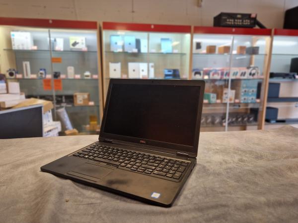Dell Latitude 5590 8GB 256GB SSD Windows 11