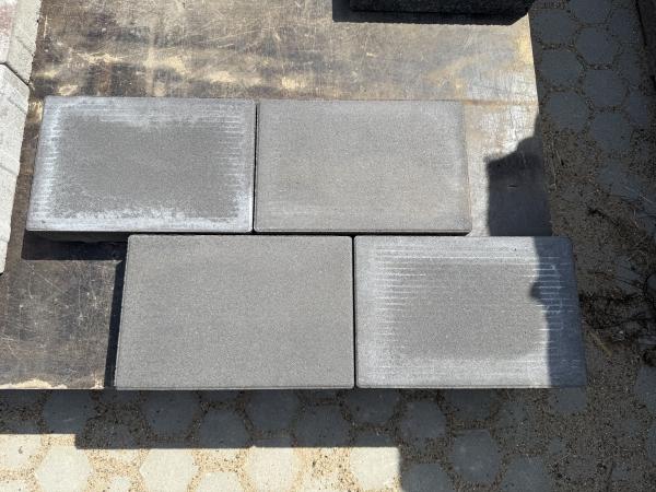 19 M2 Betontegel Antra-Grijs Nuance Vellingkant 20x30x6 Cm