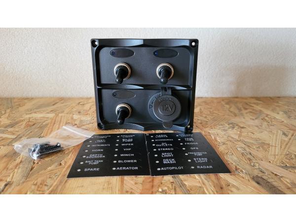 2x Schakelpaneel 3 schakelaars met 12 volt aansluiting