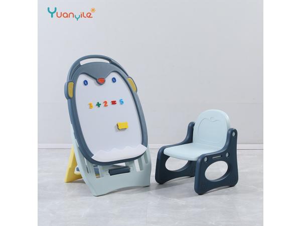 Tekenbord + Stoel Inclusief magnetische letters en cijfers 