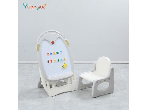 Tekenbord + Stoel Inclusief magnetische letters en cijfers 