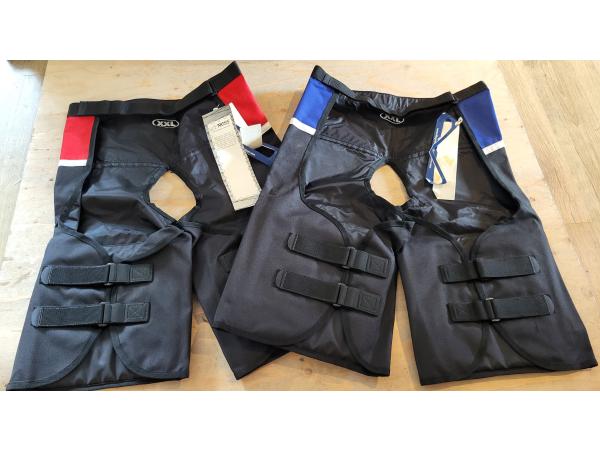 2x Freedom Hiking Pants harnas broek XXL rood en blauw