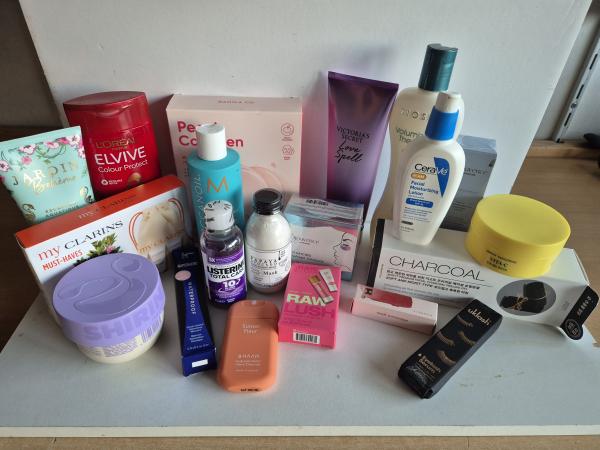 Diverse Cosmetica Produkten oa Geuren, Creme ea