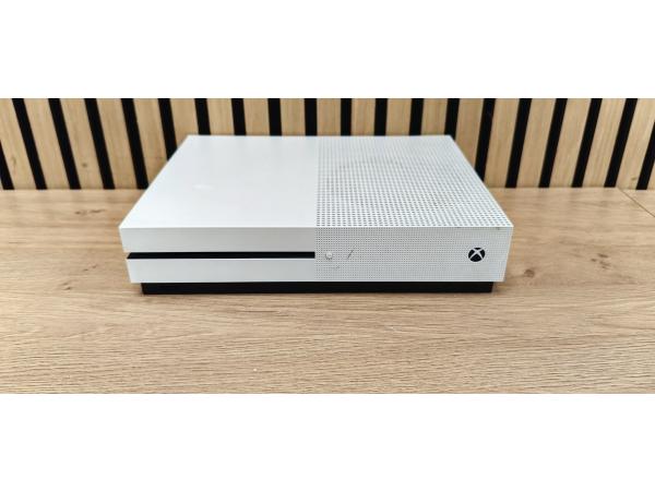 Xbox One S - In Nette Staat
