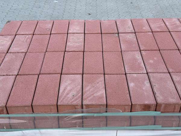 20 M2 Beton Keiformaat Rood Met Facet 21x10x8 Cm