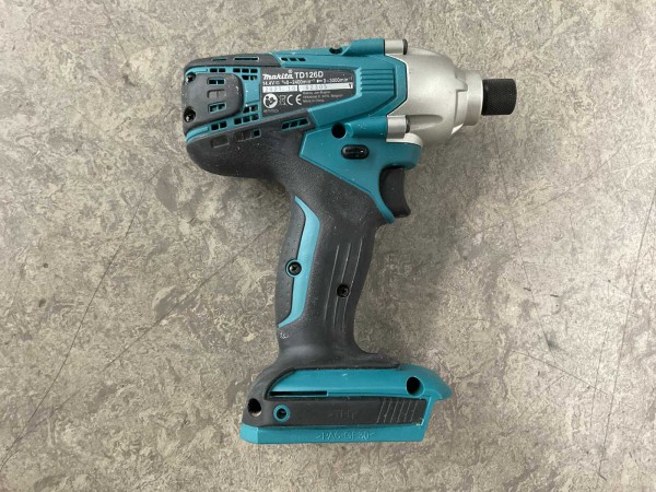 makita-dk1497a-combiset-voor-boren-en-schroeven