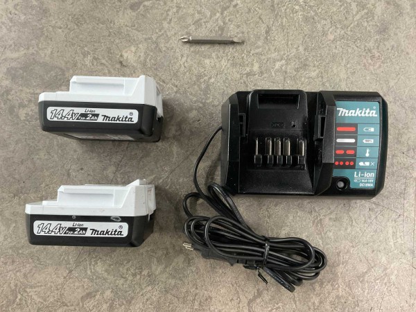 makita-dk1497a-combiset-voor-boren-en-schroeven