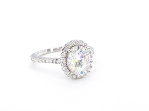 Entourage ring ovaal Moissaniet 2.00 carat