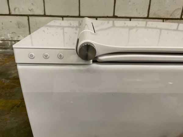 sub-brioso-rimless-high-tech-douche-toilet