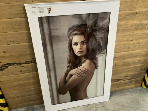 Glasschilderij dame met hoed 80x120cm