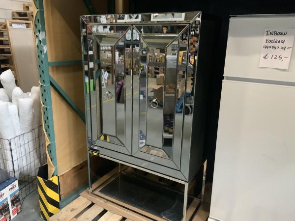 Spiegelkast met leg plank