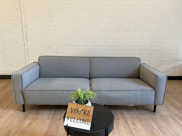 Showroommodel Umix Bank By SLX Studio