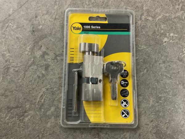 4x Yale knopcilinder 30/40 1000 series