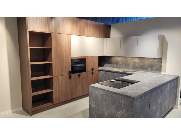 Openbare veiling van A-merk Showroomkeukens, A-merk Pantry Keukens (met of zonder apparatuur), A-merk (inbouw-) apparatuur, en accessoires.