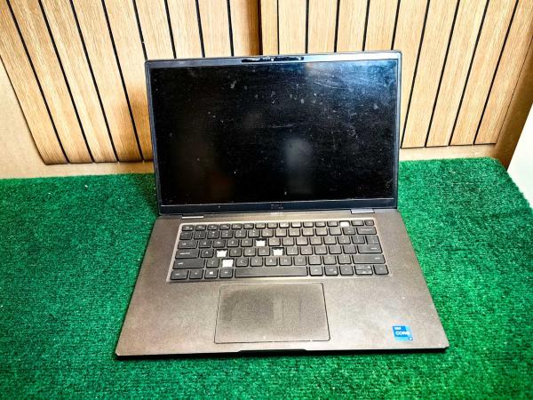 Dell Latitude 7520 - Defect