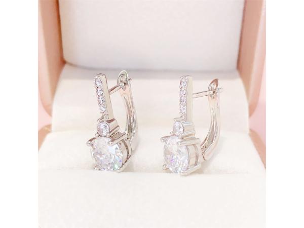 Oorbellen moissaniet wit staaf briljant 3.00 carat