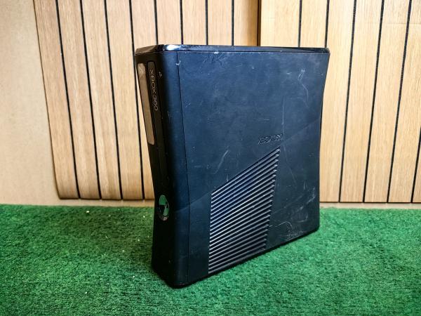 Microsoft Xbox 360 S - In Nette Staat