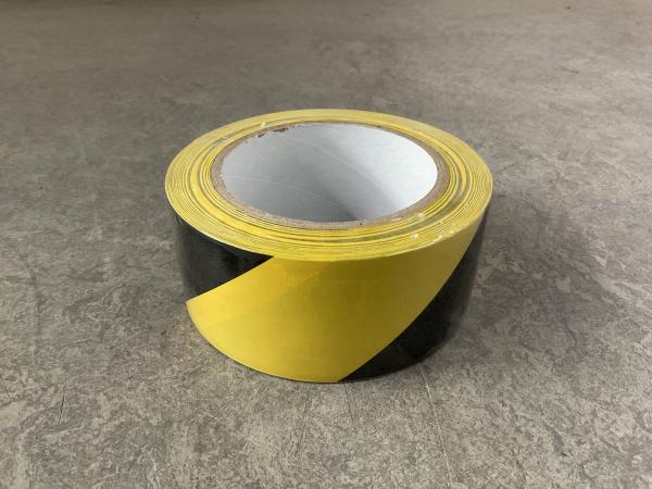 36x Deltafix PVC vloermarkeringstape zwartgeel 50mm x 33m