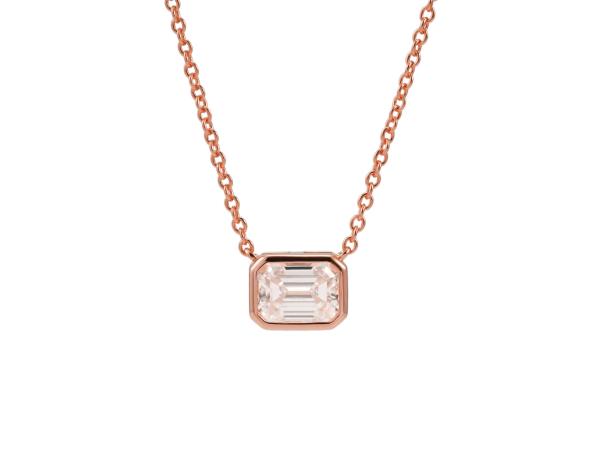 Rosékleurige ketting met rechthoekige hanger moissaniet