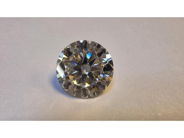 Moissanite briljant 10.00 crt ( GRA gecertificeerd )