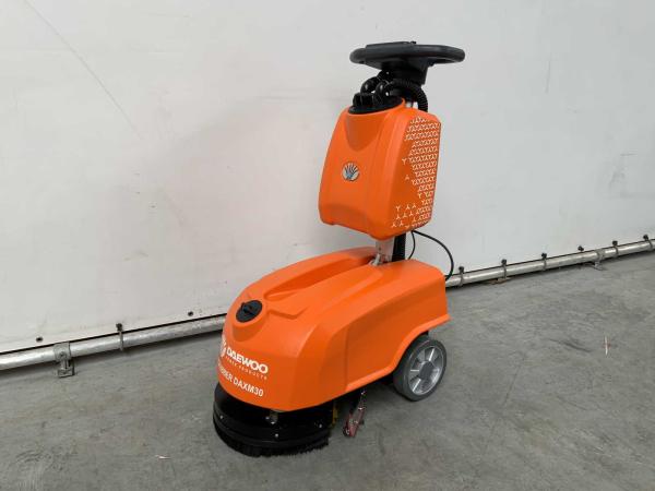 Daewoo schrobmachine 1.350m²/u DAXM30