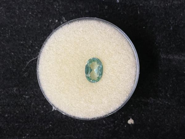 Edelsteen - Licht blauwe edelsteen