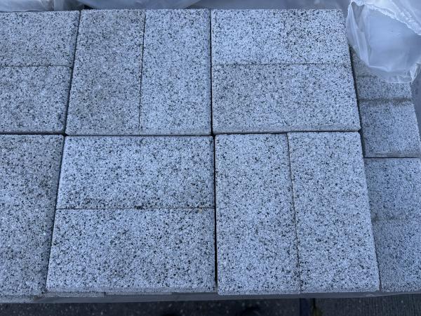 11 M2 Betontegel Grijs Met Facet 20x10x8 Cm