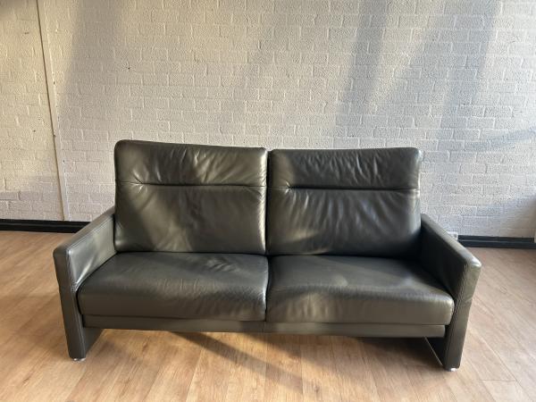 Prominent hoge leren bank