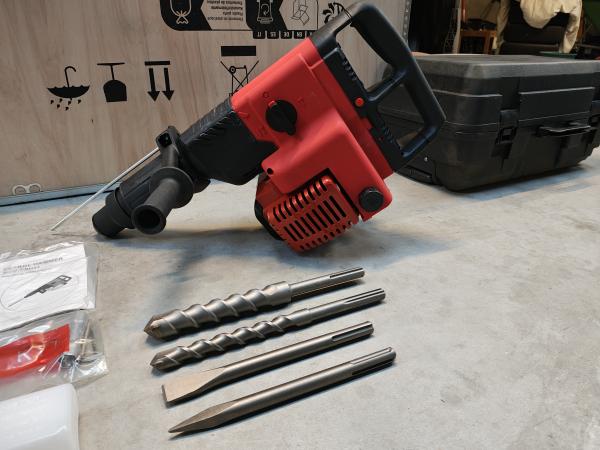 Boorhamermachine met benzinemotor